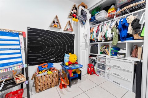 House in Hialeah, Florida 3 bedrooms, 132.29 sq.m. № 1944244 - photo 14