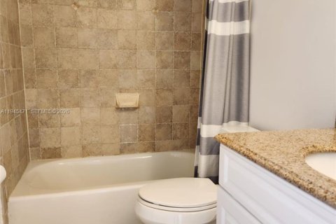 Condo in Coral Gables, Florida, 2 bedrooms  № 2091190 - photo 14