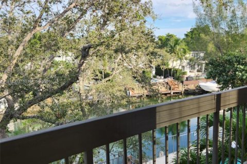 Condo in Coral Gables, Florida, 2 bedrooms  № 2091190 - photo 11