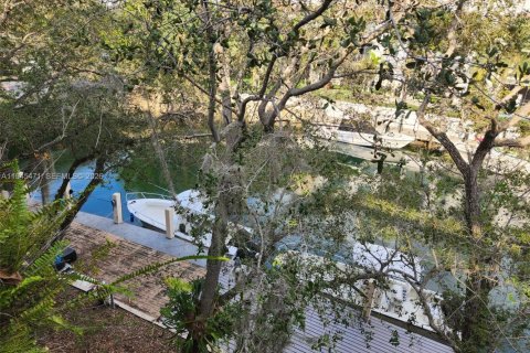 Condo in Coral Gables, Florida, 2 bedrooms  № 2091190 - photo 8