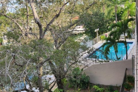 Condo in Coral Gables, Florida, 2 bedrooms  № 2091190 - photo 23