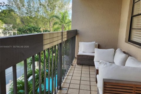 Condo in Coral Gables, Florida, 2 bedrooms  № 2091190 - photo 22