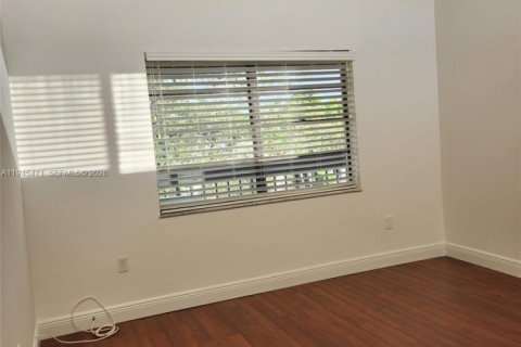Condo in Coral Gables, Florida, 2 bedrooms  № 2091190 - photo 26