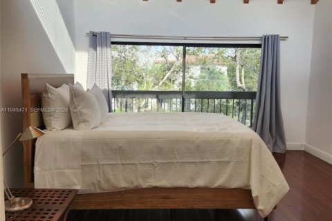 Condo in Coral Gables, Florida, 2 bedrooms  № 2091190 - photo 12