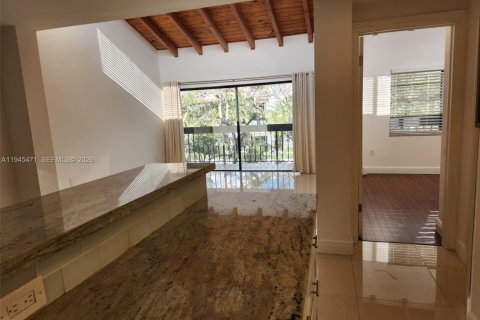 Condo in Coral Gables, Florida, 2 bedrooms  № 2091190 - photo 16