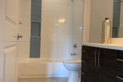 Apartamento en alquiler en Fort Lauderdale, Florida, 1 dormitorio, 66.52 m2 № 1779874 - foto 10
