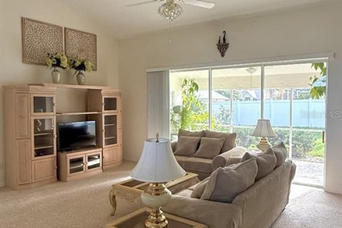 House in Ocala, Florida 3 bedrooms, 207.54 sq.m. № 1911345 - photo 5