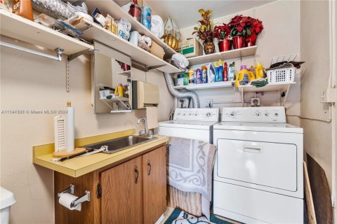 Casa en venta en Palm Beach, Florida, 2 dormitorios, 120.77 m2 № 1977870 - foto 10