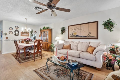 Casa en venta en Palm Beach, Florida, 2 dormitorios, 120.77 m2 № 1977870 - foto 3