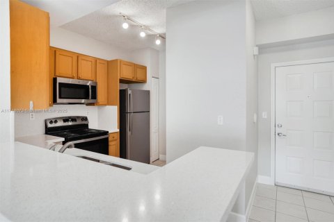 Condominio en venta en South Miami, Florida, 2 dormitorios, 93.83 m2 № 1784202 - foto 2