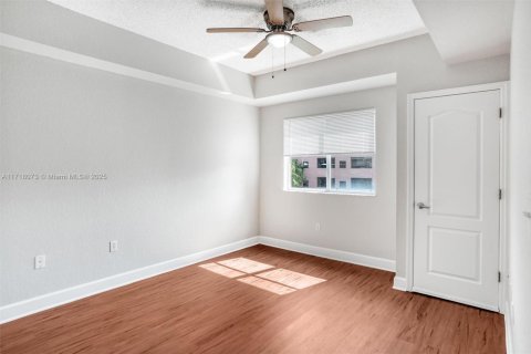 Condominio en venta en South Miami, Florida, 2 dormitorios, 93.83 m2 № 1784202 - foto 4