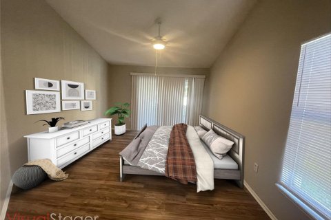 House in Brandon, Florida 4 bedrooms, 149.39 sq.m. № 1907490 - photo 4