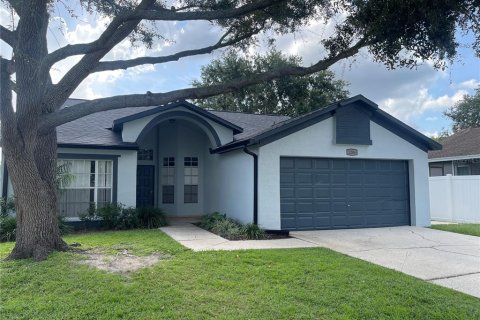 House in Brandon, Florida 4 bedrooms, 149.39 sq.m. № 1907490 - photo 1