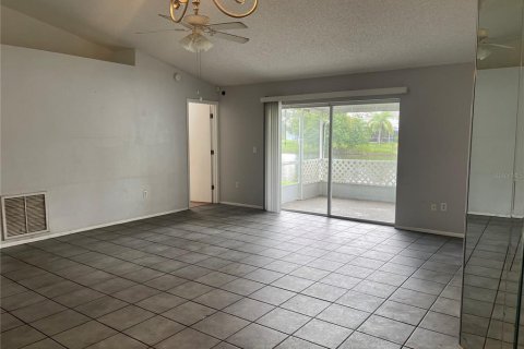 House in Brandon, Florida 4 bedrooms, 149.39 sq.m. № 1907490 - photo 9