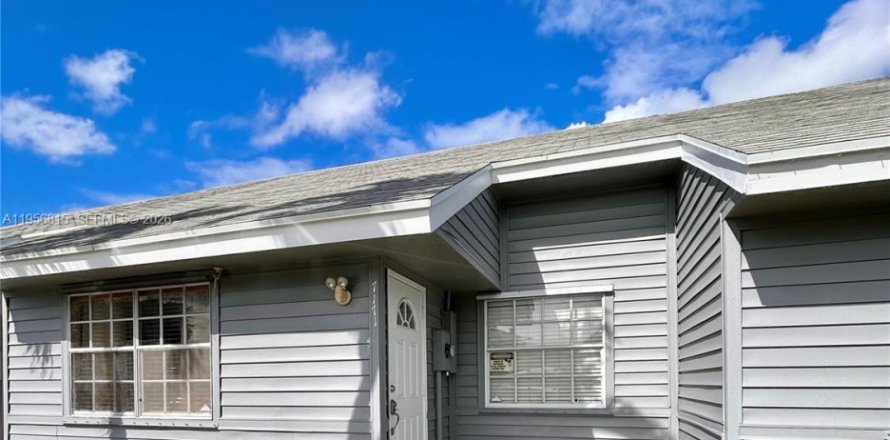 Casa en North Lauderdale, Florida 2 dormitorios, 92.25 m2 № 2010697