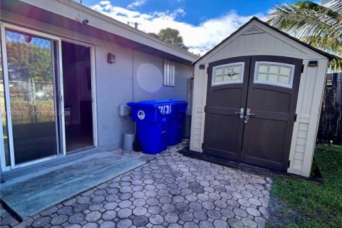 Casa en venta en North Lauderdale, Florida, 2 dormitorios, 92.25 m2 № 2010697 - foto 27