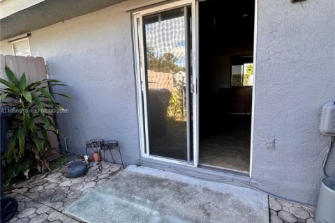 Casa en venta en North Lauderdale, Florida, 2 dormitorios, 92.25 m2 № 2010697 - foto 28