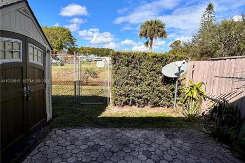 Casa en venta en North Lauderdale, Florida, 2 dormitorios, 92.25 m2 № 2010697 - foto 24