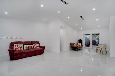 Купить виллу или дом в Майами, Флорида 4 спальни, 162.67м2, № 2047870 - фото 8