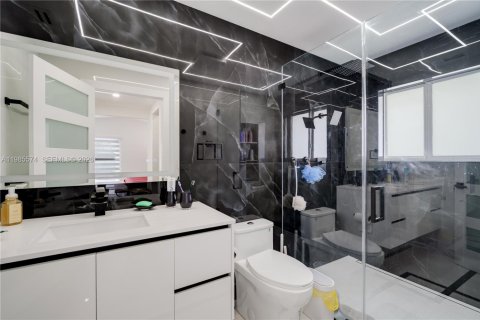 Купить виллу или дом в Майами, Флорида 4 спальни, 162.67м2, № 2047870 - фото 22