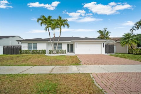 Купить виллу или дом в Майами, Флорида 4 спальни, 162.67м2, № 2047870 - фото 2