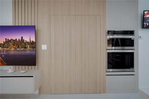 Купить виллу или дом в Майами, Флорида 4 спальни, 162.67м2, № 2047870 - фото 28