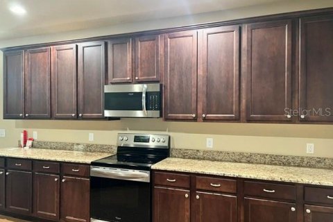 Townhouse in Lakeland, Florida 2 bedrooms, 195.09 sq.m. № 2219469 - photo 4