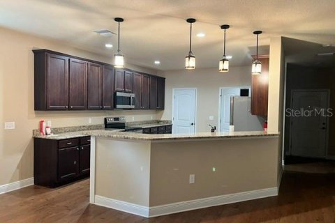 Townhouse in Lakeland, Florida 2 bedrooms, 195.09 sq.m. № 2219469 - photo 2