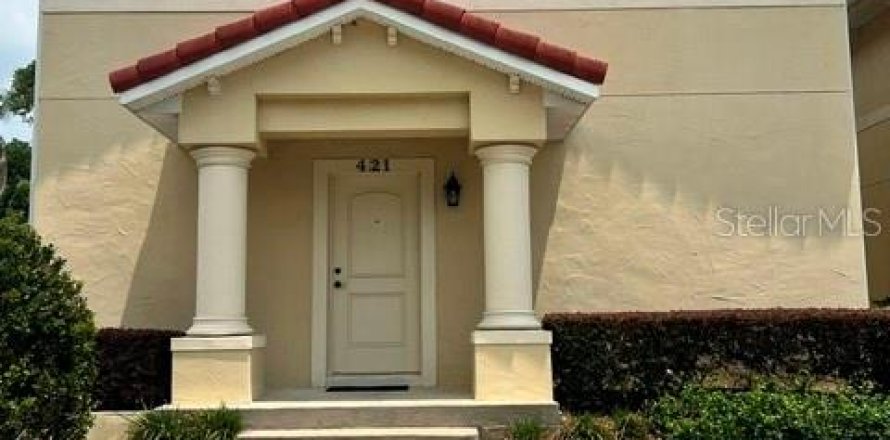 Townhouse in Lakeland, Florida 2 bedrooms, 195.09 sq.m. № 2219469