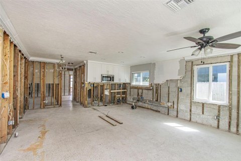 Casa en venta en Saint Petersburg, Florida, 3 dormitorios, 142.14 m2 № 1888465 - foto 3