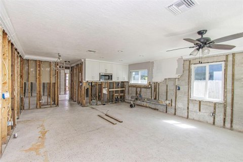 Casa en venta en Saint Petersburg, Florida, 3 dormitorios, 142.14 m2 № 1888465 - foto 6