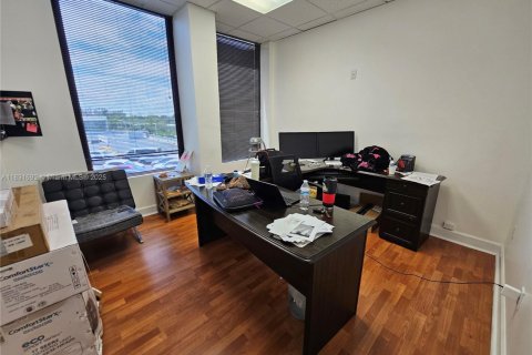 Immobilier commercial à vendre à North Miami, Floride № 1962136 - photo 11