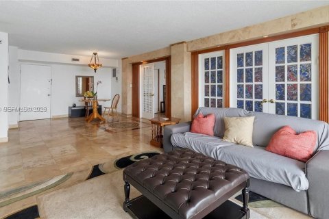 Copropriété à vendre à North Miami Beach, Floride: 2 chambres, 109.44 m2 № 2154306 - photo 15