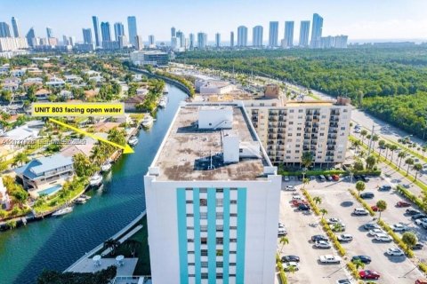 Copropriété à vendre à North Miami Beach, Floride: 2 chambres, 109.44 m2 № 2154306 - photo 28
