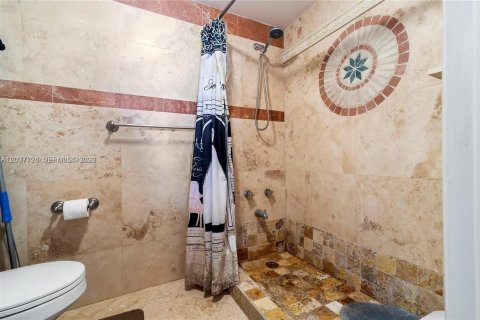 Copropriété à vendre à North Miami Beach, Floride: 2 chambres, 109.44 m2 № 2154306 - photo 24