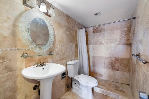 Copropriété à vendre à North Miami Beach, Floride: 2 chambres, 109.44 m2 № 2154306 - photo 19