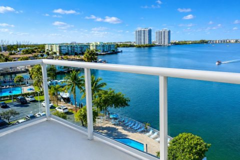 Condo à North Miami Beach, Floride, 2 chambres  № 2154306