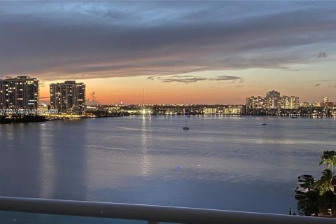 Copropriété à vendre à North Miami Beach, Floride: 2 chambres, 109.44 m2 № 2154306 - photo 7