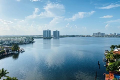 Copropriété à vendre à North Miami Beach, Floride: 2 chambres, 109.44 m2 № 2154306 - photo 5
