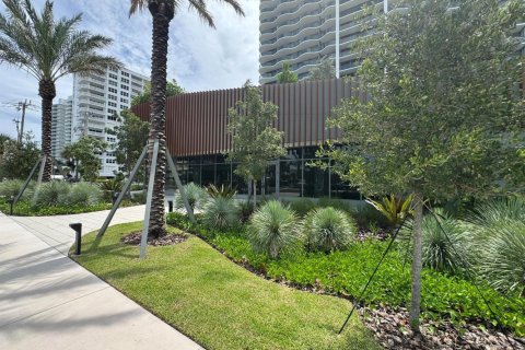 Commercial property in Pompano Beach, Florida № 2174178 - photo 10