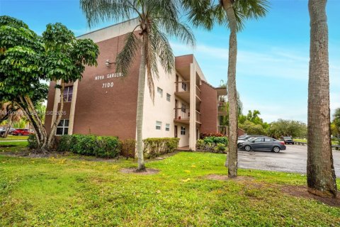 Condo à Davie, Floride, 2 chambres  № 2001247