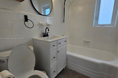 Villa ou maison à louer à Biscayne Park, Floride: 2 chambres, 86.4 m2 № 1998968 - photo 16