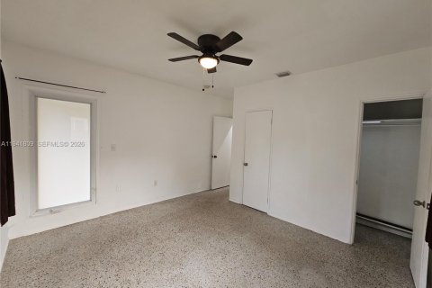 Villa ou maison à louer à Biscayne Park, Floride: 2 chambres, 86.4 m2 № 1998968 - photo 12