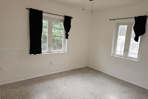 Villa ou maison à louer à Biscayne Park, Floride: 2 chambres, 86.4 m2 № 1998968 - photo 19