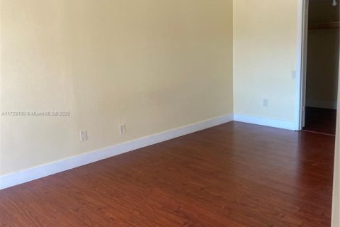 Touwnhouse à vendre à Miami, Floride: 2 chambres, 132.85 m2 № 1483396 - photo 19