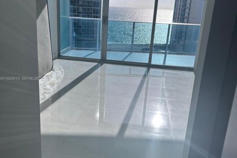 Condominio en venta en Sunny Isles Beach, Florida, 2 dormitorios, 128.39 m2 № 2082872 - foto 13