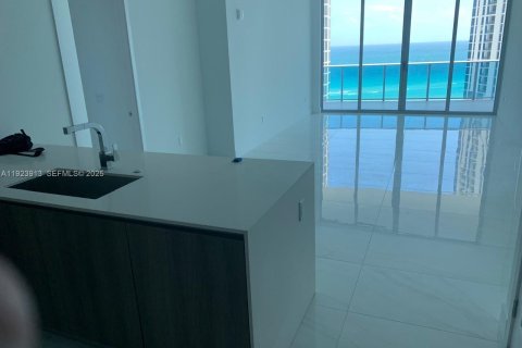 Condominio en venta en Sunny Isles Beach, Florida, 2 dormitorios, 128.39 m2 № 2082872 - foto 5