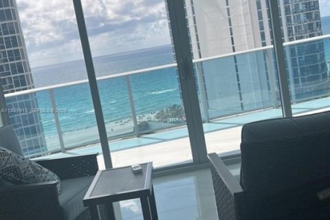 Condominio en venta en Sunny Isles Beach, Florida, 2 dormitorios, 128.39 m2 № 2082872 - foto 10