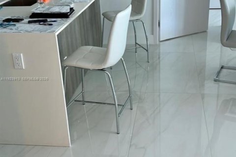 Condominio en venta en Sunny Isles Beach, Florida, 2 dormitorios, 128.39 m2 № 2082872 - foto 24