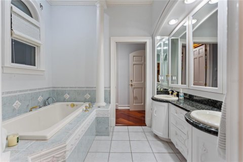 Condo in Saint Petersburg, Florida, 3 bedrooms  № 1781297 - photo 24